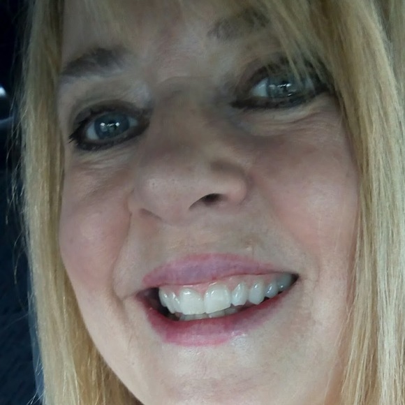 Meet your Posher, Cathy - Picture 1 of 1